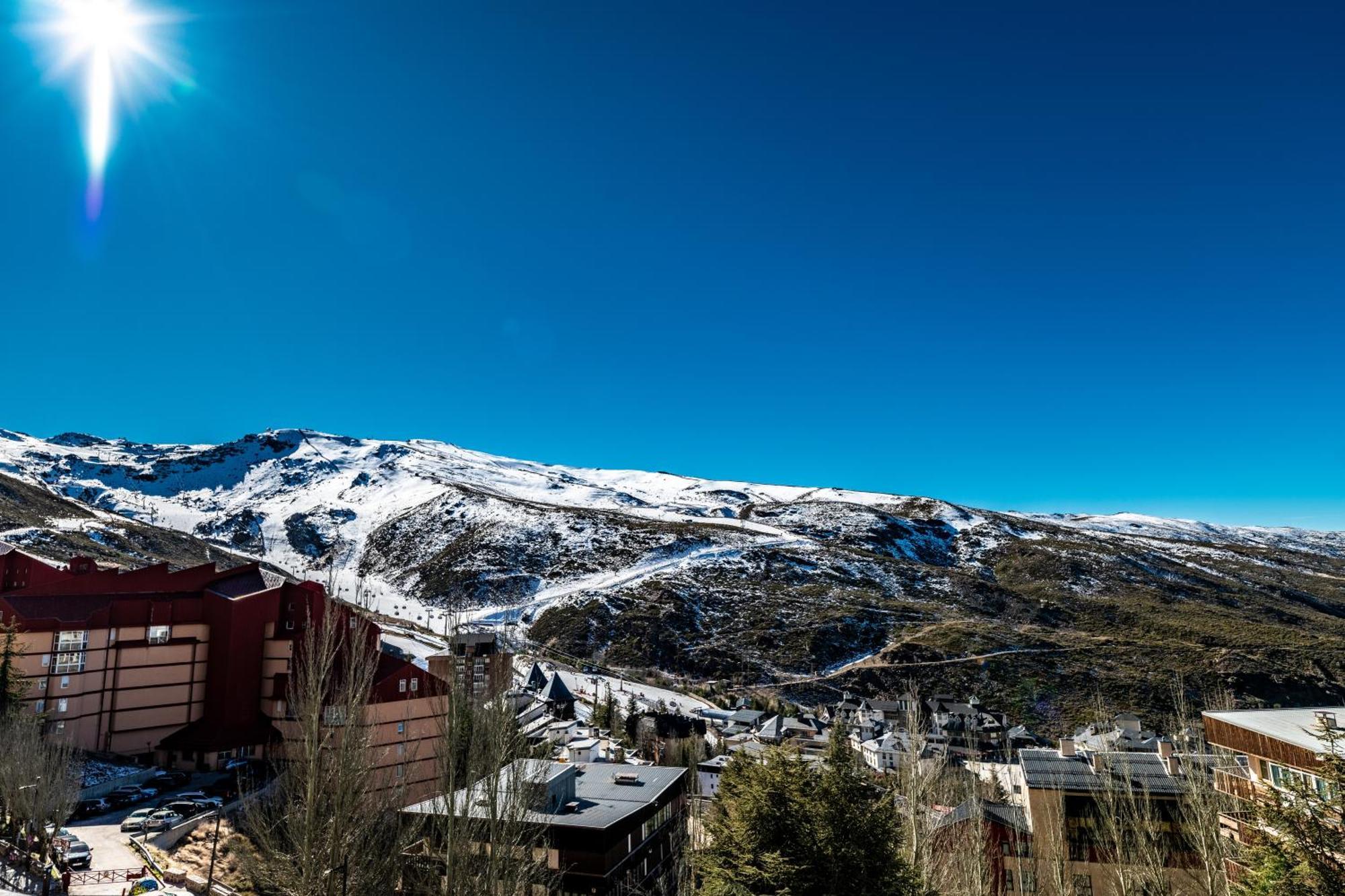 Apartment Luxury Refurnished With Private Parking Close To Slopes Sierra Nevada